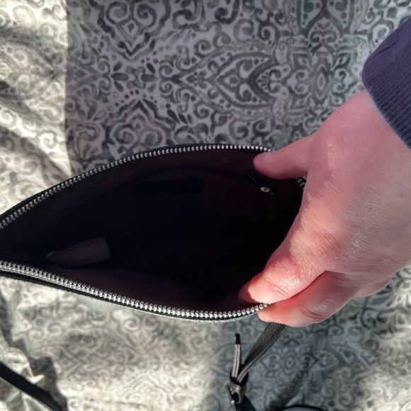 NWOT Matt and Nat Sam Purity Crossbody Bag In Black - Picture 4 of 5